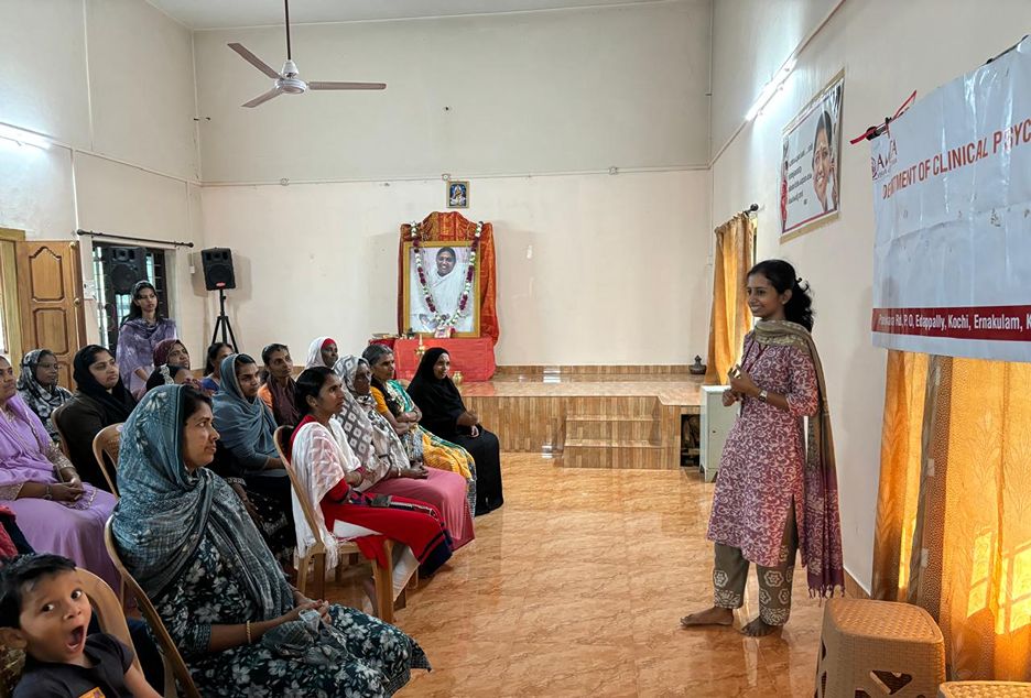 amrita-hospital-kochi-organizes-training-class-in-clinical-haematology